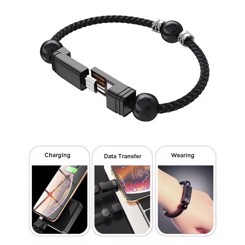 un cordon USB dissimulé dans un bracelet ( C'est pas un powerbank — c'est ton câble de secours que tu portes au poignet, toujours disponible, jamais oublié.)