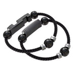 Charger l'image dans la galerie, un cordon USB dissimulé dans un bracelet ( C'est pas un powerbank — c'est ton câble de secours que tu portes au poignet, toujours disponible, jamais oublié.)
